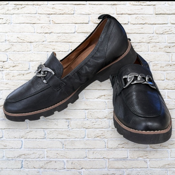 Vionic Shoes - Vionic Cynthia Loafers Chain Detail 8 Black Leather Lug Sole Slip On Shoes